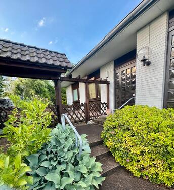 Foto - Einfamilienhaus mit Büroräumen - 1.500,00 EUR Kaltmiete,