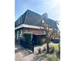 Ruhig gelegenes Reihenendhaus mit Grünanlage in Parknähe - Bremerhaven Lehe