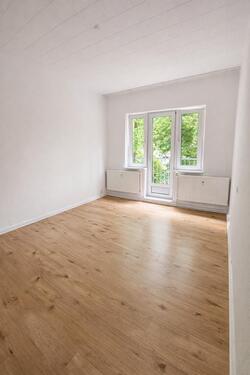 Foto - 3,5-Zimmer Wohnung mit Balkon & Einbauküche - Neustadt