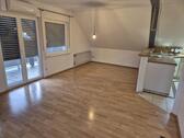 Foto - Schöne 3 Zimmer Dachgeschoßwohnung 80 qm EBK Balkon 2xStellplatz