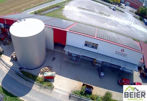 Foto - Lagerhalle mit großer Deckenhöhe auf zwei Ebenen