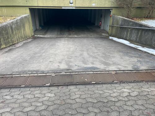 Foto - Tiefgarage separat abschließbar inkl Strom