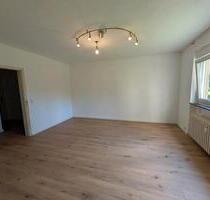 VERKAUF Renovierte 2-Zimmer-Wohnung mit Loggia in Köln-Zündorf