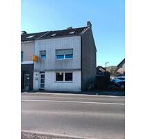 Haus zu vermieten,7 Zimmern - 1.800,00&nbsp;EUR Kaltmiete, ca.&nbsp; 150,00&nbsp;m&sup2; in Frechen (PLZ: 50226)