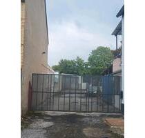Gewerbefläche mit Halle in Hilden