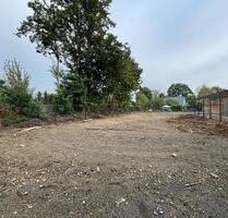 Gewerbefläche in Top-Lage – 1400 qm Freifläche + 100 qm überdachte Fläche, Nähe Bahnhof Zossen