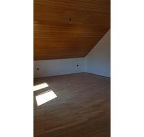 EG-Wohnung mit vier Zimmern in Bad Nauheim Schwalheim