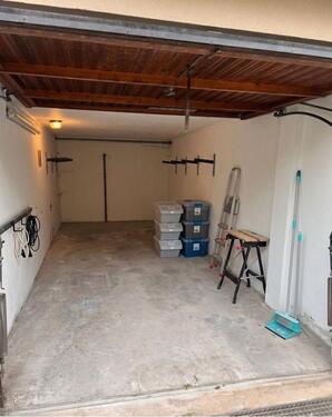 Foto - Garage mit Übergröße zu vermieten in Obertürkheim
