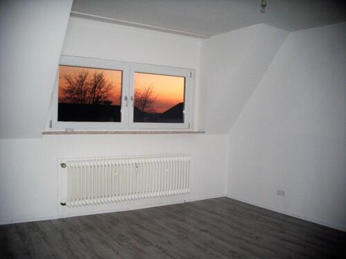 Foto - Renoviertes WG-Zimmer, ruhig, zentral, gute Verkehrsanbindung