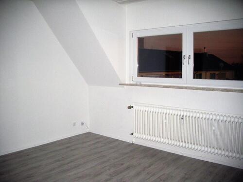Foto - 1 Zimmer Dachgeschoßwohnung zur Miete in Leverkusen