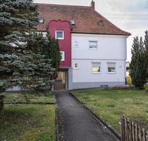 Gemütliche 3-Zimmer-Wohnung mit Einbauküche, Stellplatz, Garten und viel Stellplatz - Villingen-Schwenningen