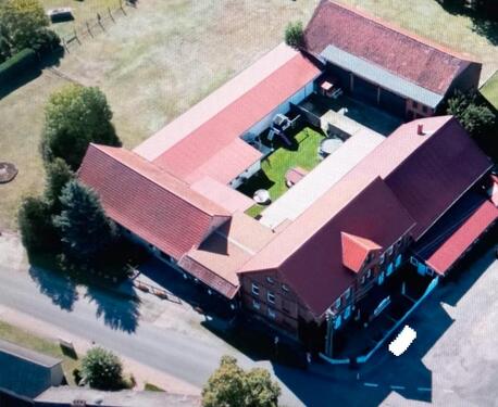 Foto - Wohn - und Geschäftshaus mit großem Baugrundstück (8000 m²)!
