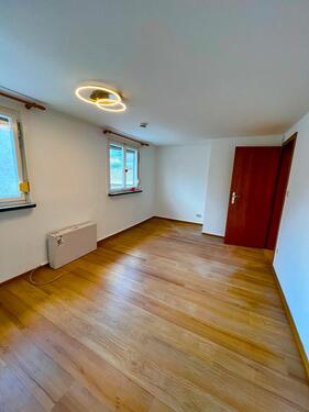 Foto - 3-Zimmer DG-Wohnung 70 m² – Top Lage nahe Bahnhof & Einkauf