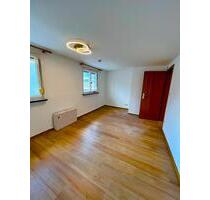 Top Lage! 2-Zimmer-Wohnung (70 m²) direkt am Bahnhof-Aldi,Müller - Lenningen