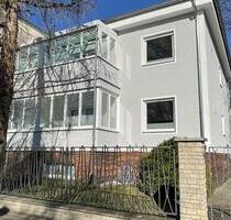 Einzigartig: Großzügige, sanierte Wohnung mit eigenem Garten und moderner Ausstattung - Berlin Tempelhof-Schöneberg