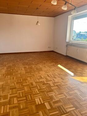 Foto - Gepflegte 2-Zimmer-Wohnung mit Einbauküche, großem Balkon