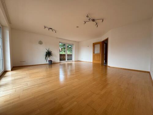 Foto - Renovierte helle 5,5 Zimmerwohnung