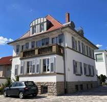 Helle 2-Zimmer-DG-Wohnung in zentrumsnaher Altstadtvilla - Öhringen