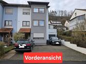 Foto - Gepflegtes Wohnhaus mit Einliegerwohnung, Pool und Stellplätzen