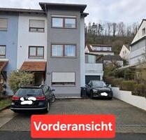 Gepflegtes Wohnhaus mit Einliegerwohnung, Pool und Stellplätzen - Bad Mergentheim