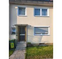 Reihenmittelhaus - 140.000,00&nbsp;EUR Kaufpreis, ca.&nbsp; 108,00&nbsp;m&sup2; in Selb (PLZ: 95100)