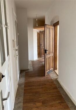 Foto - Großzügige 5-Raum-Altbauwohnung zu vermieten