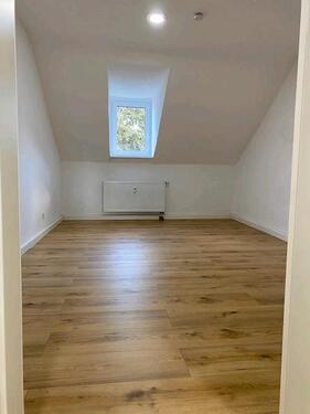 Foto - ✨ Modernes Zimmer in 2er-WG, zentrale Lage Neunkirchen, ab 15.11.