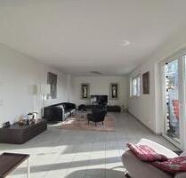 Hier finden Familien ein modernes Zuhause - Moderne 4-Zimmer-Wohnung mit großem Küchen- und Essbereich sowie großem Balkon mit Aussicht - Bergisch Gladbach Alt-Frankenforst