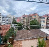 Stuttgart West: Riesiges, sonniges Zimmer in Altbau 3er WG