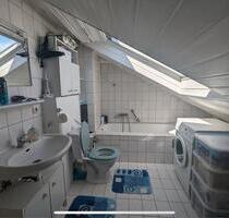 Zu verkaufen: 35 m² DG-Wohnung in ruhiger Lage – Sinsheim