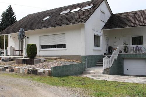 Foto - Einfamilienhaus mit Werkstatt großem 11ar Grundstück in Randlage