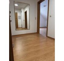 Dachgeschoss Wohnung mit Dachstudio und Balkon - Asbach-Bäumenheim