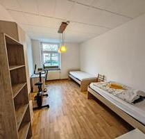 Möblierte 4,5-Zimmer-Altbauwohnung (112 m²) im Hochparterre - Zeitz