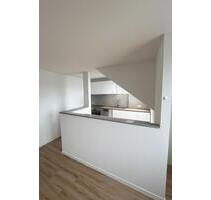 Kernsanierte 2-Zimmer-Dachgeschosswohnung in Top-Innenstadtlage – modern, hell & energieeffizient - Alsdorf