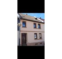 Haus 3 Raum Wohnung - 420,00&nbsp;EUR Kaltmiete, ca.&nbsp; 75,00&nbsp;m&sup2; in Nienburg (Saale) (PLZ: 06429)