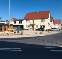 Geschäftshaus mit Laden - 1.390,00&nbsp;EUR Kaltmiete, ca.&nbsp; 186,00&nbsp;m&sup2; in Donnersdorf (PLZ: 97499)