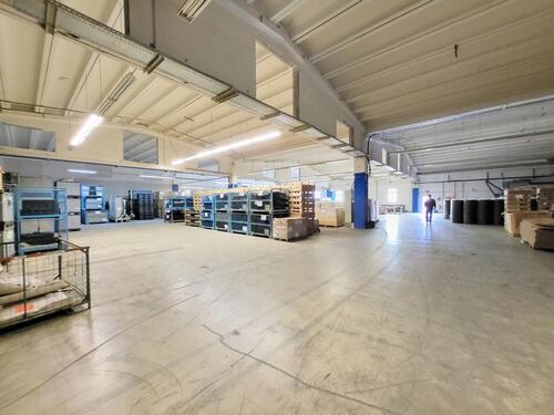 Foto - Wirtschaftliche Produktions-Lagerhalle