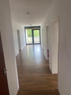 Foto - Helle 4-Zimmer-Wohnung (107 m²) mit Balkon in Wassertrüdingen