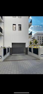Foto - Tiefgaragen Stellplatz - 90,00 EUR Miete,
