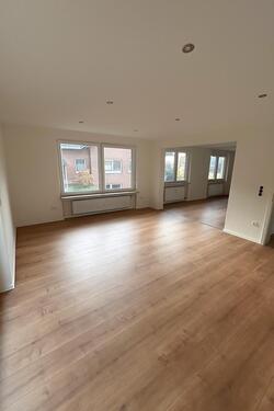 Foto - Kernsanierte Erdgeschosswohnung mit Garten direkt am Wald