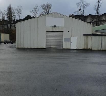 Foto - ca. 195qm große Lagerhalle mit Rolltor in BI-Sennestadt zu verm.