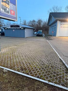 Foto - Ausstellfläche für 10 Fahrzeuge! ! Direkt neben der GTÜ