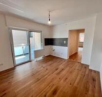 Moderne 3 Zimmerwohnung mit Balkon in Lampertheim 1 OG Warmiete