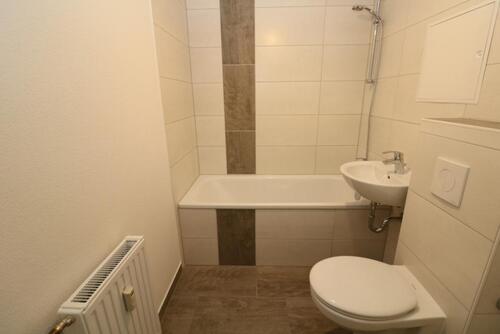 Foto - Auch für Nichtschwimmer geeignet...3-RW mit modernem Wannenbad & Balkon!