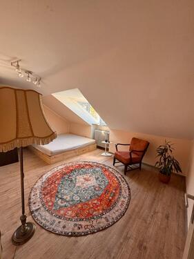 Foto - Großes Dachgeschoss Zimmer nur für Frauen zu vermieten