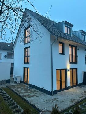 Foto - Doppelhaus zum Vermietung - 2.400,00&nbsp;EUR Kaltmiete, ca.&nbsp; 150,00&nbsp;m&sup2;