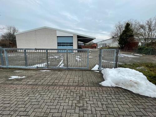 Foto - Halle und Freifläche zu vermieten