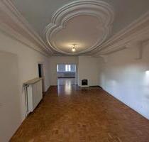 Großzügige Räume für GeschäftPraxis stilvolle Wohnung in Fachwerkhaus am Marktplatz - Schwäbisch Hall