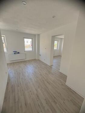 Foto - + + + SANIERTE 2 ZKB WOHNUNG LANDSWEILER + + +