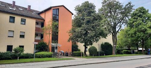 Foto - Frisch modernisierte, teilmoeblierte und helle 1,5 Zimmer Wohnung